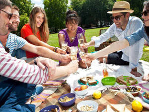 indian picnic group sex - Best and worst summer picnic foods. (Getty Image)