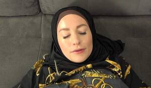 Hardcore Hijab Porn - Lazy babe in hijab gets hardcore penetration porn ðŸŒ¶ï¸ picture gallery -  PornHat