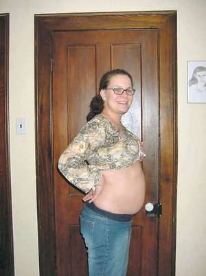 naked standing pregnant lady - Free nude pictures of pregnant girls