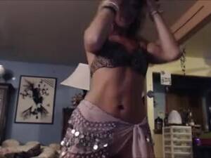 Danza Del Ventre - Rosa MartedÃ¬ Futon Danza Del Ventre Prendere In Giro - Guarda gratis sul  grande archivio di porno | OyOh