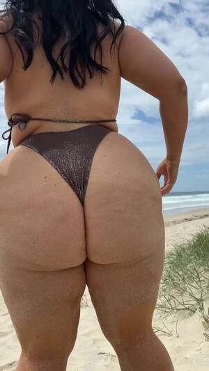 horny chubby girls beach - Chubby girl on beach - ThisVid.com