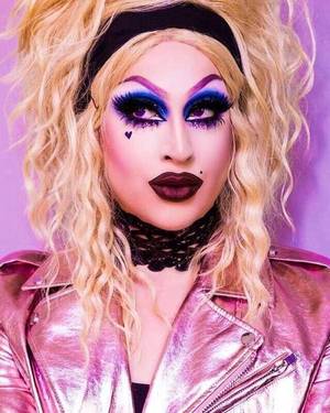 drag queen big cock tumblr - Hie I'm Kaytlin, 20 years old and from Toronto, and I want guys with big  dicks to call me!