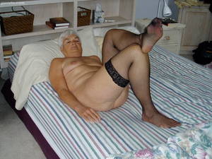 homemade amateur grannies - naked granny