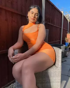 desi nude thighs - Thick nri thighs saves lives nude porn picture | Nudeporn.org