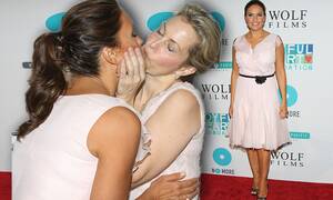 Mariska Hargitay Porn - Law and Order star Mariska Hargitay and comic author Ali Wentworth kiss  passionately on red carpet | Daily Mail Online