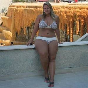 chubby mom bathing suit falling - Plus Size Model, Curvy Women, Photo And Video, Chubby Ladies, Thighs,  Swimwear, Curves, Bathing Suits, Swimming Suits