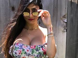Mia Khalifa Anal Porn Internal Creampies - Mia Khalifa Answers 7 Of Your Most Googled Sex Questions | Men's Health