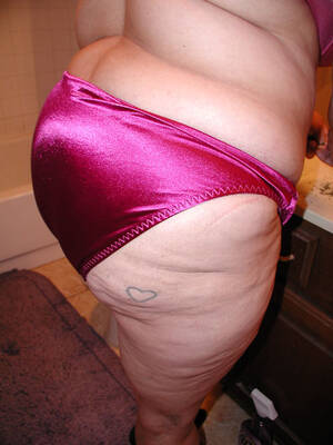 granny plumpers ass in pantie - Plump granny in glasses and pink panties - Golden BBW - Picture 1
