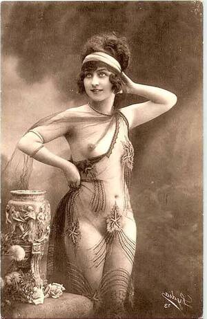 1940s Porn Parody - 40s propaganda parody porn with vintage european teen