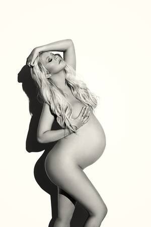 christina aguilera pregnant naked - Pregnant Christina Aguilera Poses Nude For V Magazine | POPSUGAR Celebrity