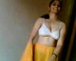 Amateur Indian Striptease - Amateur Indian woman strips | Cumlouder.com