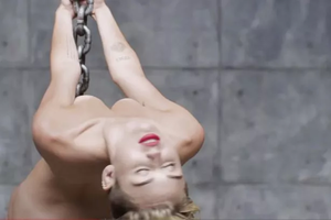 Best Porn Miley Cyrus - Miley Cyrus naked Wrecking Ball video smashes Vevo records - Daily Record