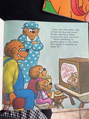 Berenstain Bears Sex Porn - The Berenstain Bears and Too Much TV First Time Book/ Nostalgic Gift/  Childrens Book/ Vintage 1984 - Etsy