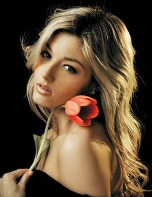 Katie Vernola Porn - Katie Vernola Loves to Have Fun in the Sun - Barnorama