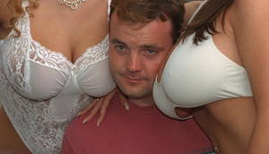 Lorena Bobbitt - Frau trennte ihm den Penis ab: Mann schlief mit 70 Frauen.