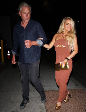 Ashlee Simpson Tits - Jessica Simpson wears underboob-baring dress with Eric Johnson