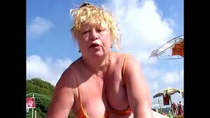 Mature Beach Porn Videos - Mature woman on the beach - XNXX.COM