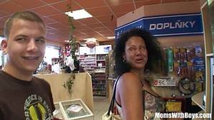 amateur mature pick up - Mature Lady Picked-up And Fucked In An Abandoned Building - XVIDEOS.COM