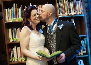 Castle Themed Porn - Stephanie & Joe's books and rock 'n' roll castle wedding