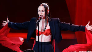 Dove Cameron Sexy - Dove Cameron dedica su victoria en los AMA a la comunidad LGBTQ+ y a las  vÃ­ctimas de Colorado