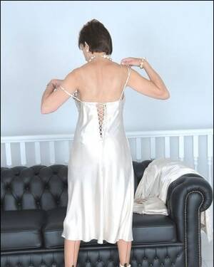 Lady Sonia Satin Porn - Busty mature babe lady sonia in satin lingerie set Porn Pictures, XXX  Photos, Sex Images #3437878 - PICTOA