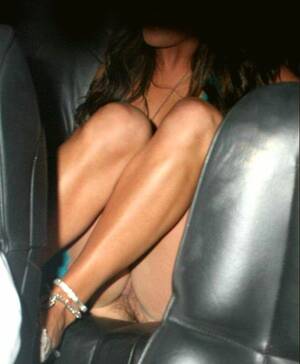 celebrity accidental upskirts - Celebrity upskirt no panties - 78 photo