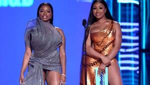 beyonce upskirt pussy - JT Responds To Billboard Awards Wardrobe Malfunction, Tells Fans To 'Relax'