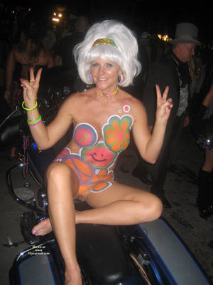 Fantasy Fest Shaved Pussy - Pic #1 Event Voyeur: Cheri At Fantasy Fest