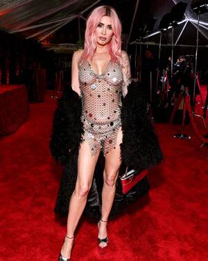 Megan Fox Anal Porn - Megan Fox debuts new look at 66th Annual Grammy Awards viewing party :  r/popculturechat