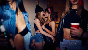 drunk horny lesbians - Am I a Lesbian or Bisexual? 31 Signs to the Truth Without Asking Around
