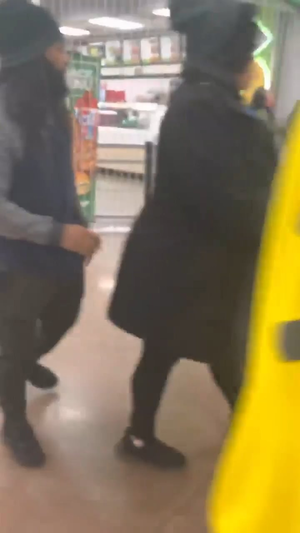 Natalie Portman Pissing Porn - Ms. Piss pants : r/CrazyFuckingVideos