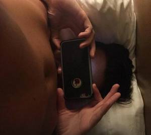 Arrow Thea Queen Naked Porn - Photo : Willa Holland (Thea Queen) de Arrow poste un selfie porno !