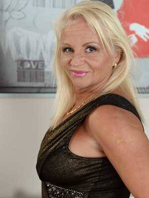 Anett Porn - Anett pictures - Retro Porn