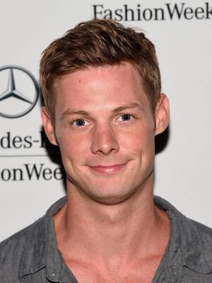 Erin Moran Porn Britney Spears - Pretty Little Liars' actor Brandon Jones charged with assault after  allegedly pointing gun at neighbor â€“ New York Daily News