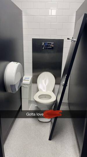 Bathroom Ben 10 Porn - Girls at my highschool thought trashing the bathrooms was a good idea.. now  no one can leave class unless absolutely necessary : r/mildlyinfuriating