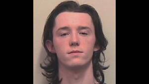 Blackmail Selfies - Man who blackmailed young girls with fake nude pictures is jailed - BBC News