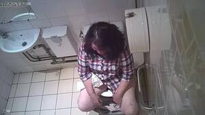 French Toilet Porn - French girl caught unawares shitting in a public toilet - ThisVid.com em  inglÃªs