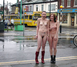 embarrassed in public - they both look embarrassed Porn Pic - EPORNER