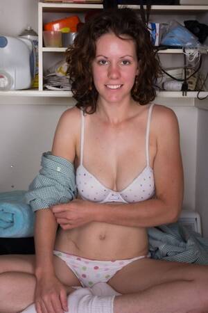 housewife undressing - Wife Undressing Porn Pics & Naked Photos - PornPics.com