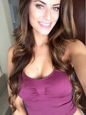 homemade xxx hannah famous - Beautiful Girls Showing Some Skin | Gorgeous Pictures of Attractive Teens