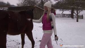 Naughty Farm Girl Porn - A naughty farm girl does her chores then works her pussy | Any Porn