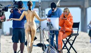 germanys next topmodel - Heidi Klum with Naked Models in Gold Body Paint! - The Nip Slip