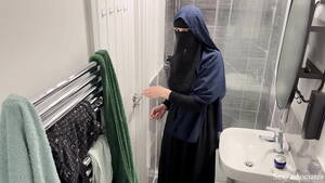 Arab Spy Porn Bathroom - Spy cam in the AIRBNB caught gorgeous arab girl in niqab mastutbating in  the shower. - XNXX.COM