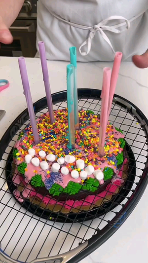 Cake Punch Porn - When he pushes the racket down, the cake blooms out\