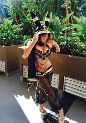 Jessica Nigri Pokemon Cosplay Porn - Jessia Negri decided to use an Umbreon cosplay this year in BlizzCon. : r/ pokemon