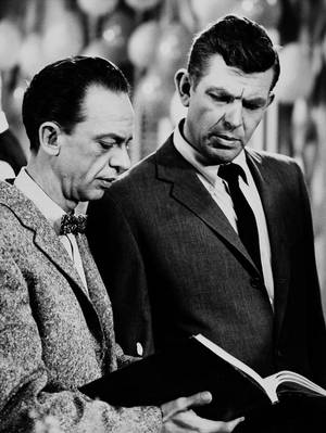 Funny Andy Griffith Fake Porn - Actors Andy Griffith (Sheriff Andy Taylor), right & Don Knotts (Deputy  Barney Fife), Such a simple funny show.