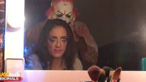 Evil Clown 3d Porn Gif - Teen was not afraid of the scary clown behind her back because she has a  fetish for them