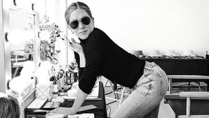 Jennifer Aniston Fake Naked Lesbian - Jennifer Aniston on Morning Show, Friends Reunion, Murder Mystery Sequel