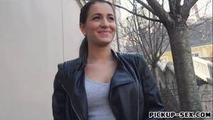 Czech Amateur For Cash - Amateur Czech babe gets fucked for money - XVIDEOS.COM