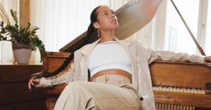 Alicia Keys Porn - Alicia Keys Recalls Being 'Manipulated' By 'Sleazy' Photographer As A Teen  In New Memoir